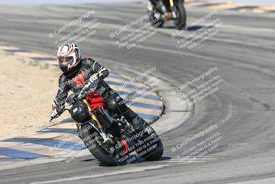 media/Dec-01-2025-Moto Forza (Mon) [[2daa91e15f]]/2-Intermediate Group/Session 2 (Turns 9 and 10)/